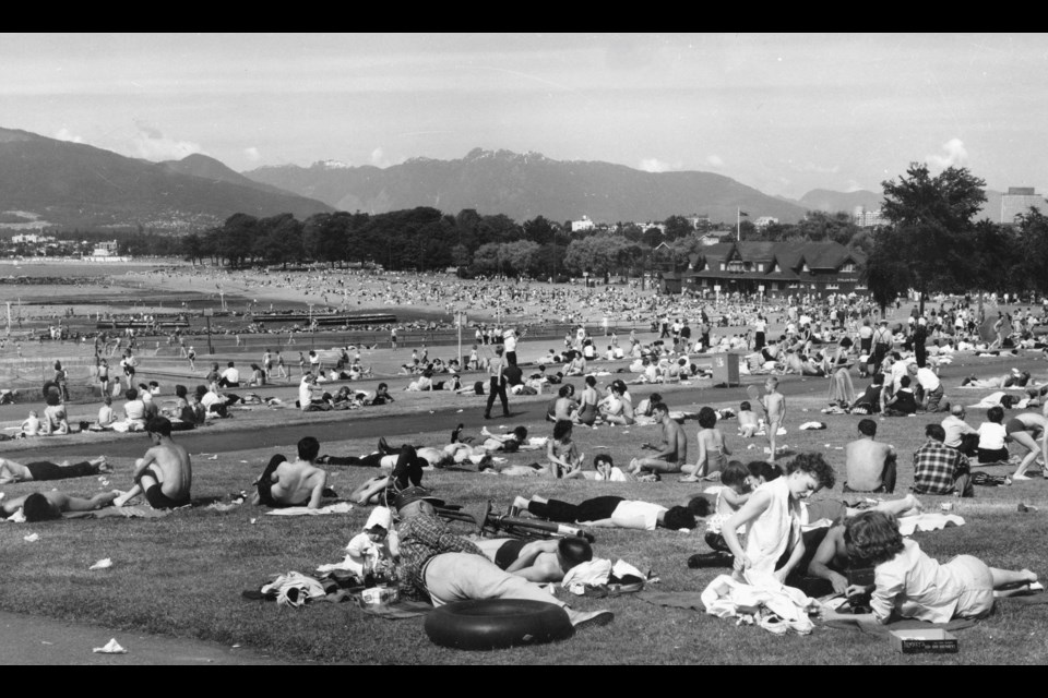 Photos: What did people wear to Kitsilano Beach in the past
