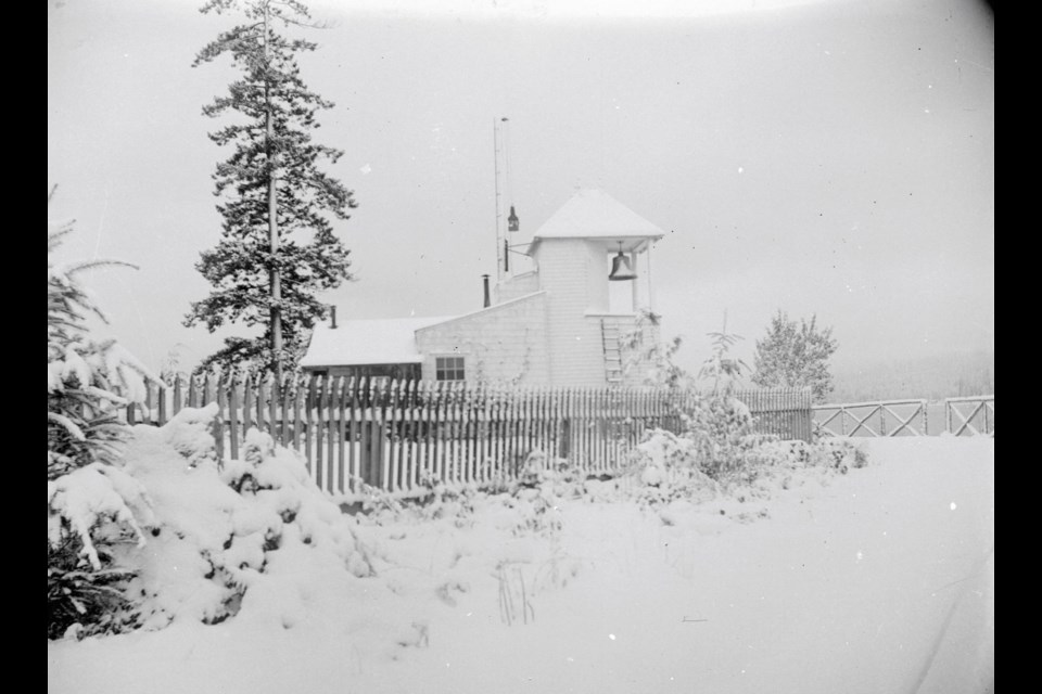 The lighthouse at Brockton Point in Stanley Park was covered in snow in 1898.
Reference code: AM54-S4-: SGN 976