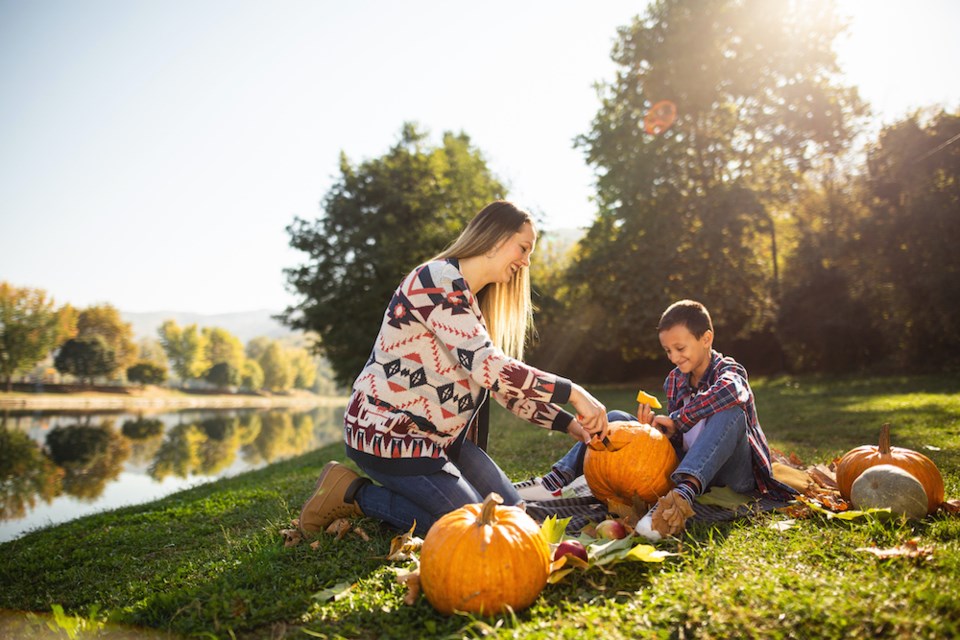 halloween-pumpkin-carving