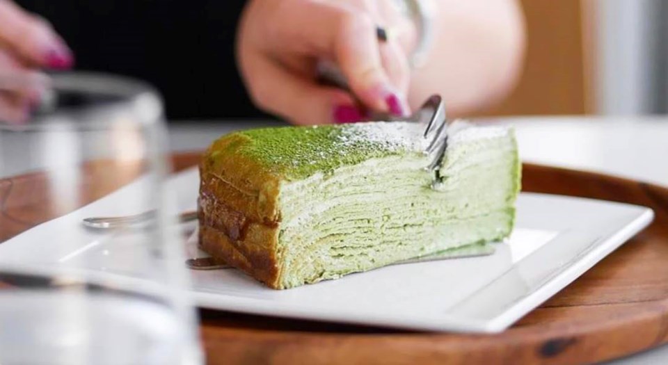 lotus-cake-boutique-matcha-mille-crepe