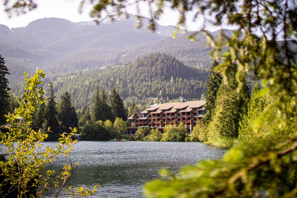 Nita-Lake-Lodge-Simon-Havenhand