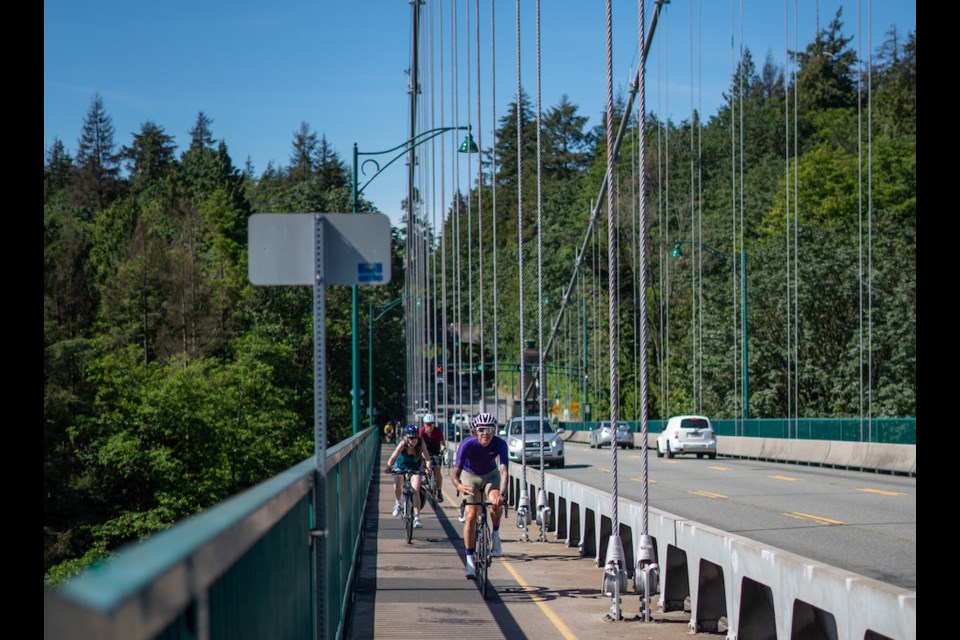 Thinking of trying out a bike ride across the iconic Lions Gate Bridge? Here are some tips from a 鶹ýӳcyclist. 