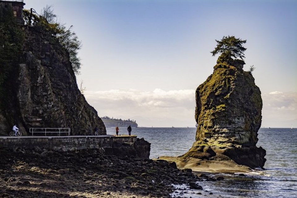 stanley-park-seawall-closed-feb