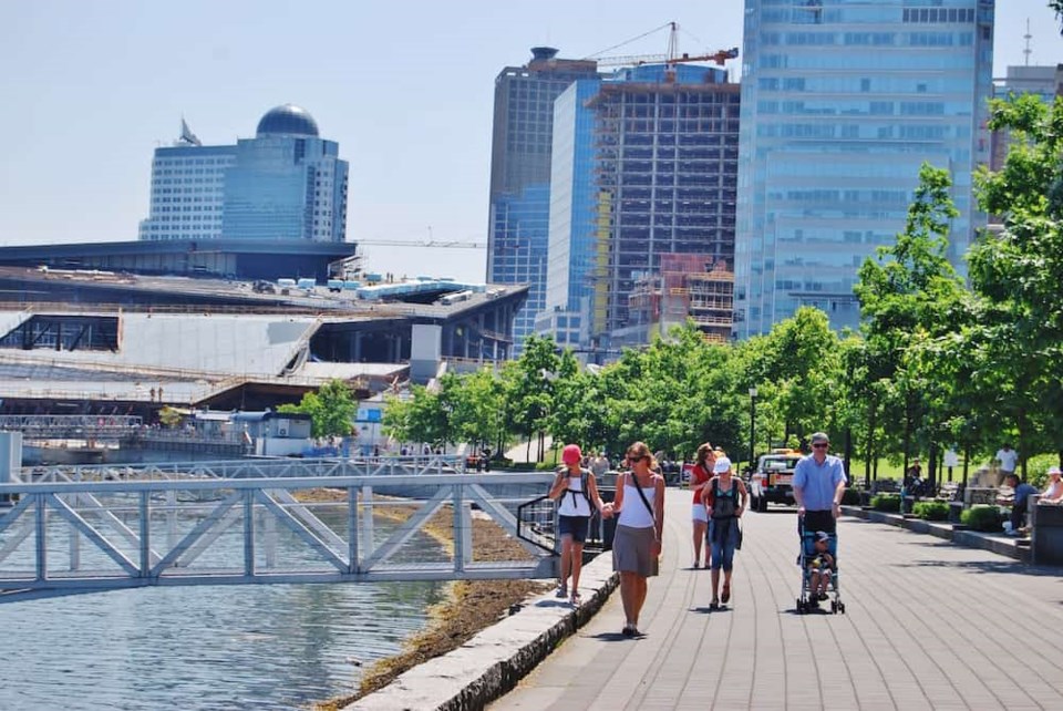 people-walking-vancouver