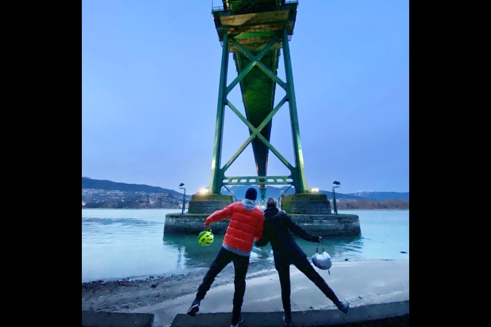 Michael Bublé and his wife Luisana Lopilato ​had a very Vancouver date in Stanley Park this weekend.