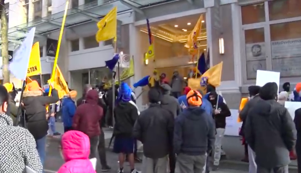 protestors-gather-india-farmers-vancouver.jpg