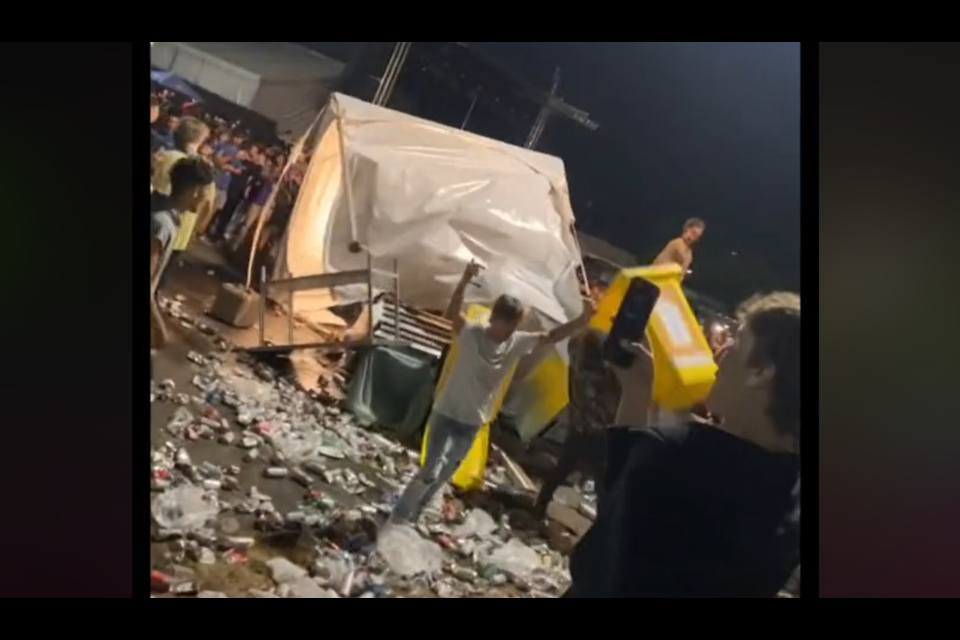 A crowd angry that Lil Baby's performance at the Breakout Festival was cancelled turned to violence and vandalism at Vancouver's PNE.