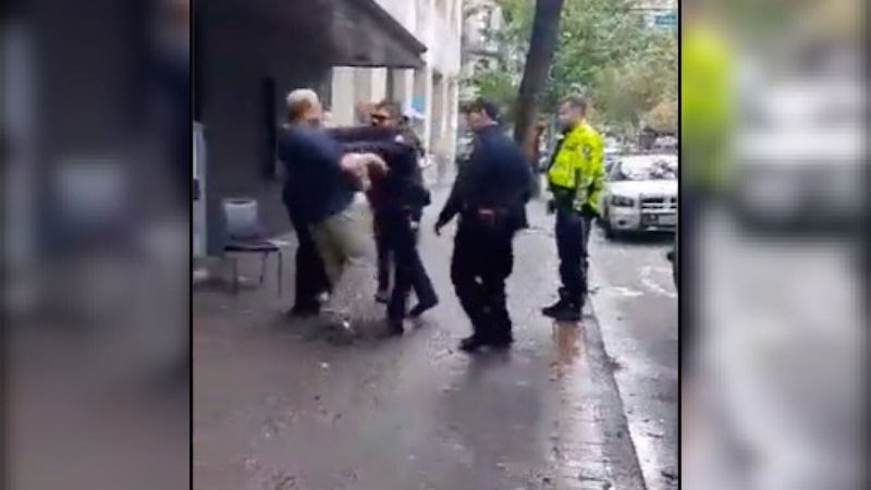 vancouver-police-officer-pushes-man-augst-2021