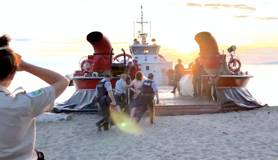 Canadian Coast Guard Hovercraft Called In To Assist Vancouver Rcmp In