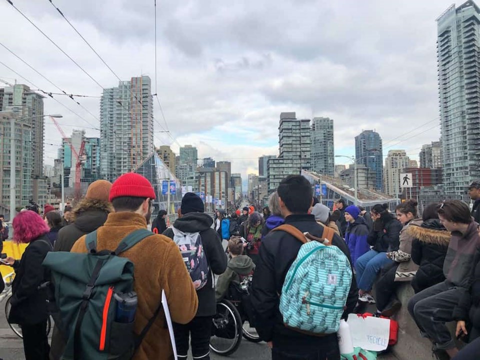 protest-photo-road