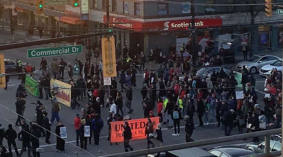 protesters-assembling