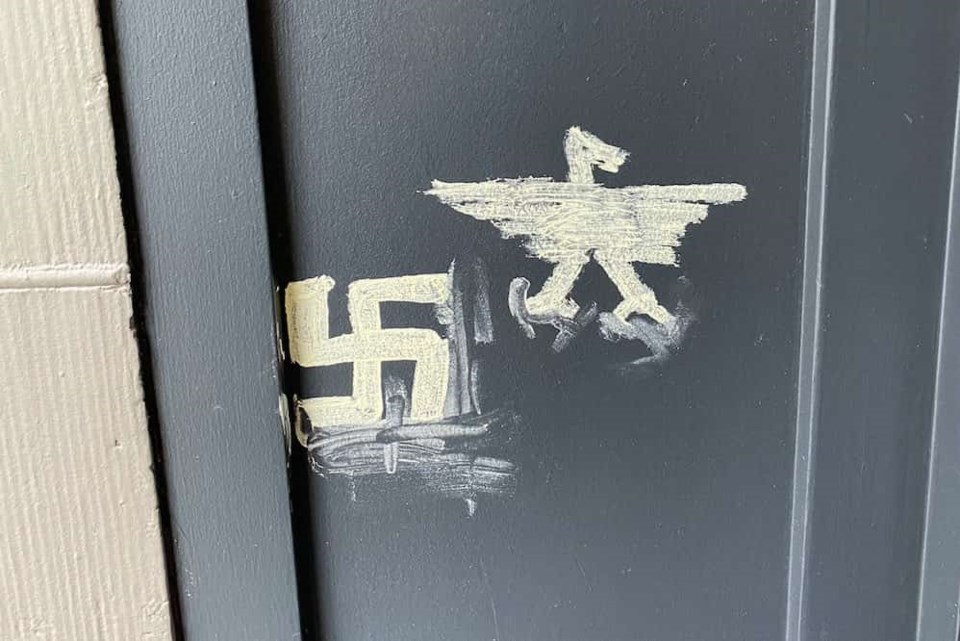 swastika-and-eagle