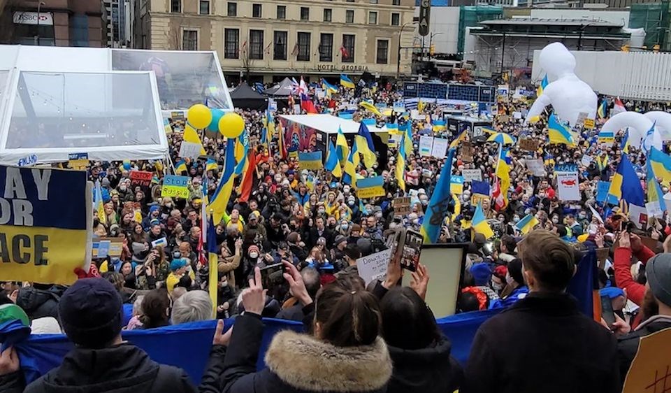 ukraine-rally-vancouver-art-gallery
