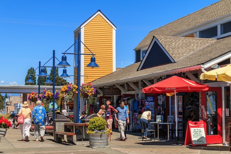 Shopping in Steveston Village in Richmond, B.C. Photo: Volodymyr Kyrylyuk / Shutterstock.com