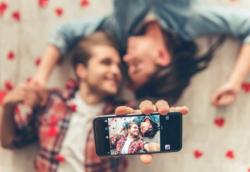 smartphone-and-chill