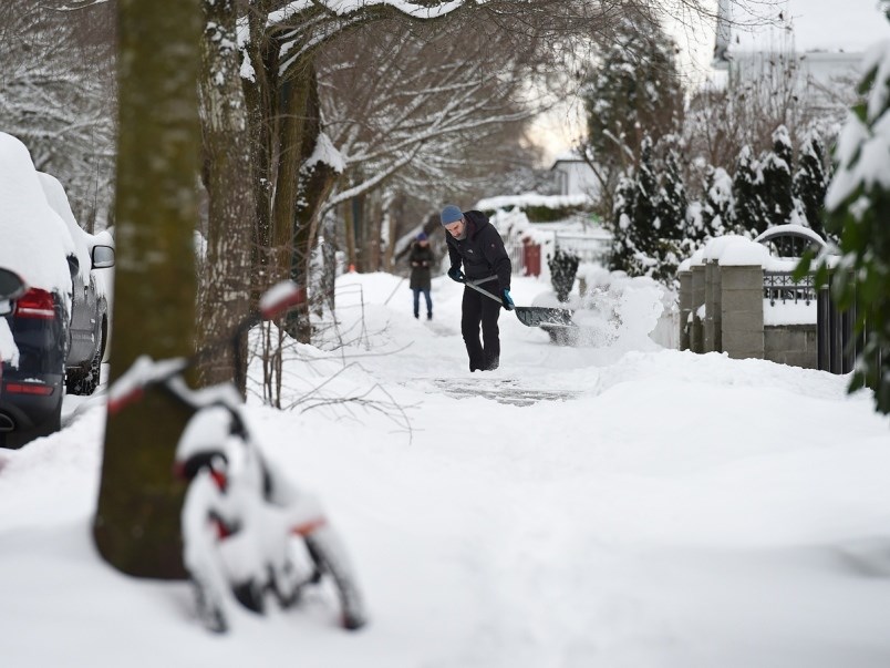 snow-vancouver-sidewalk-dan-courier