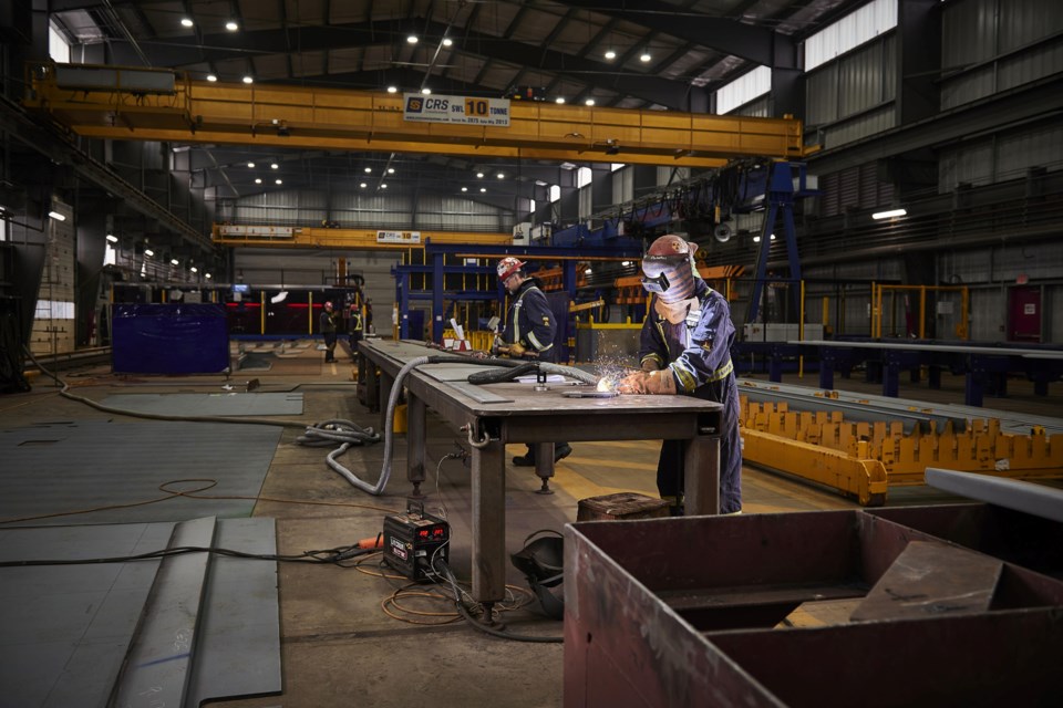 02-seaspan-drivingimprovement-welder-base-1_5767