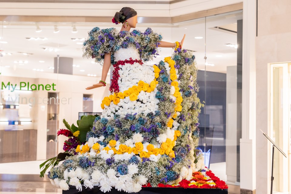 fleurs-de-villes-honduras-mannequin-created-by-bloome-chicago