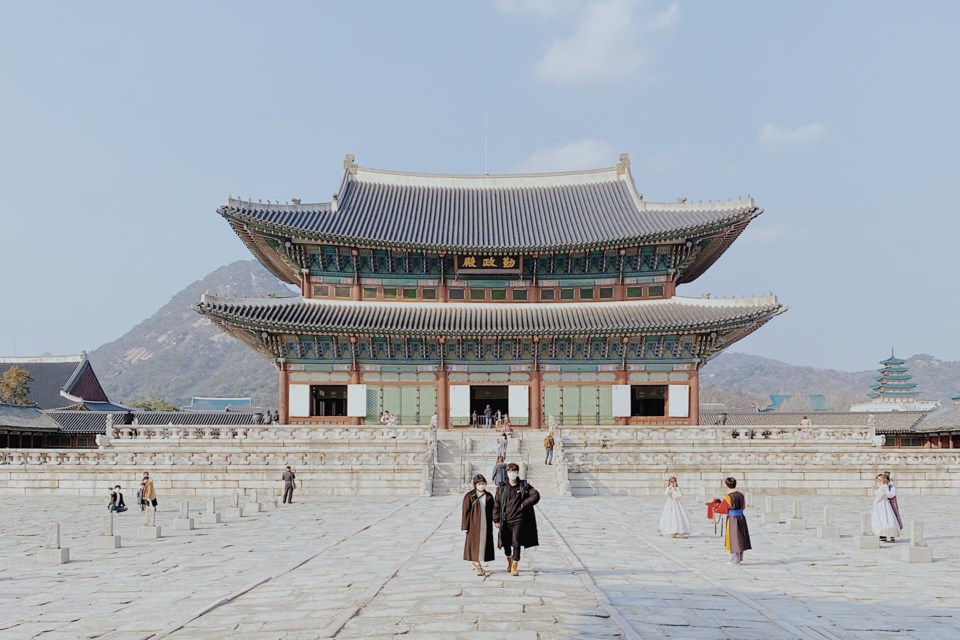 Gyeongbokgung-Palace-Konrad-Ziemlewski-Unsplash