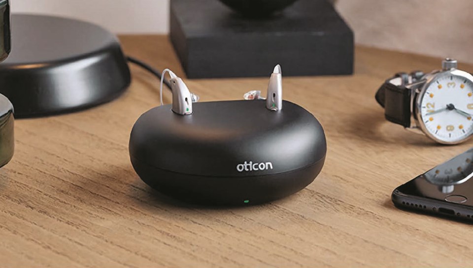 Oticon OpnS and charger copy