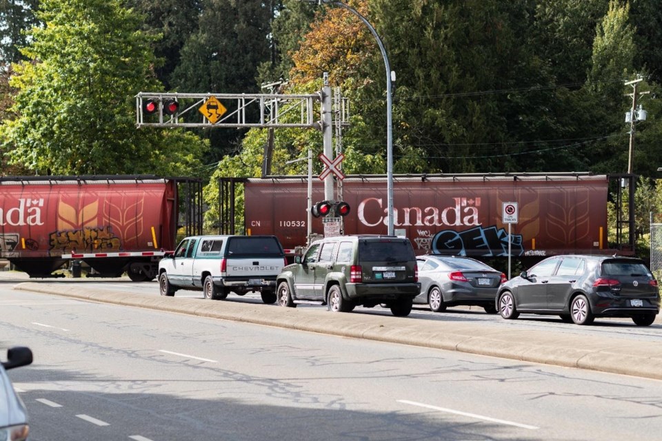 pitt-meadows-harris-road-rail-crossing