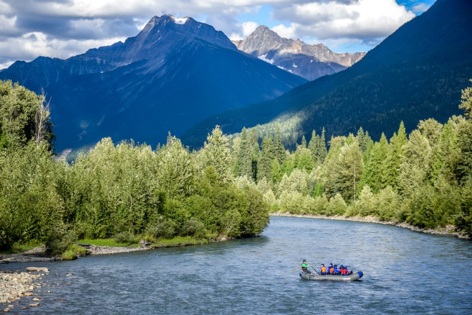 Revelstoke - Whitewater Rafting Wild Blue Yonder - Hywel Williams (1)