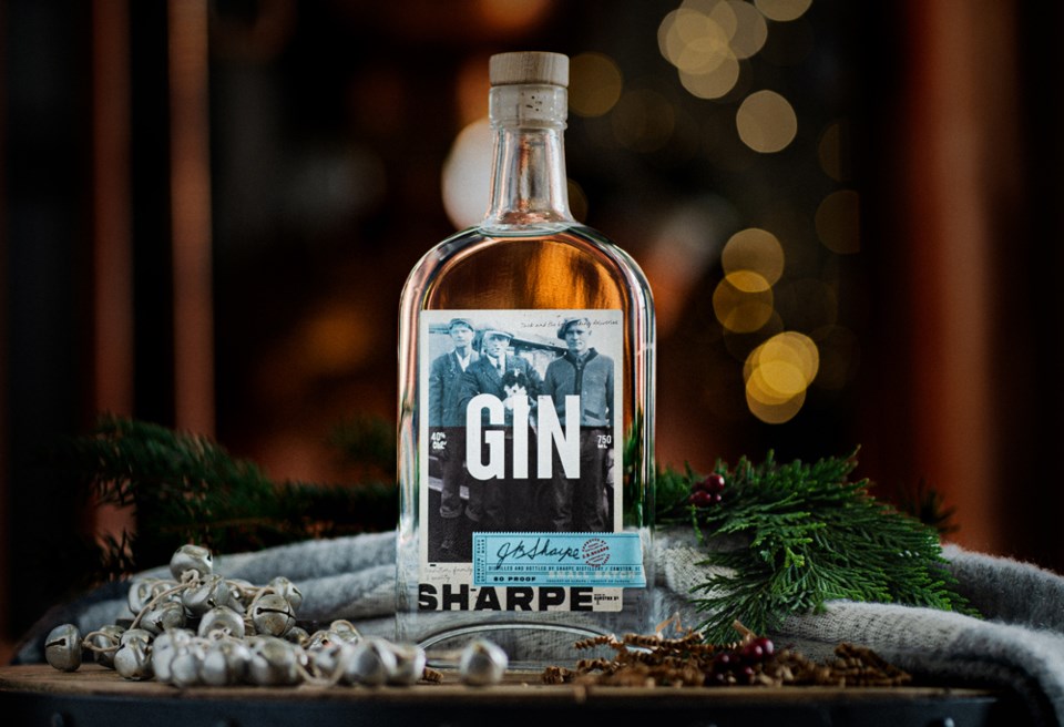 sharpe-holiday-gin