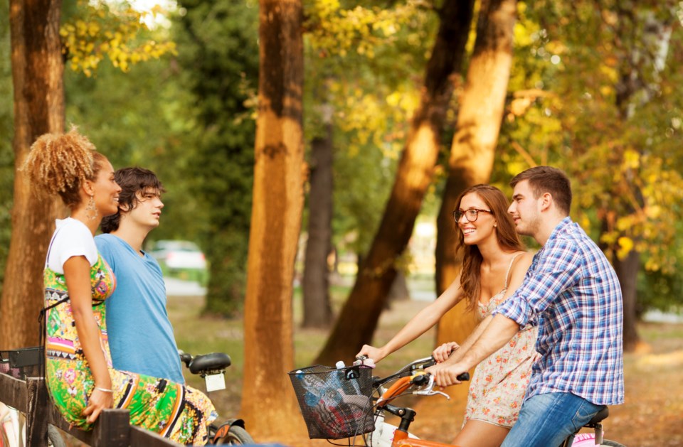 singles-riding-bicycles-gettyimages