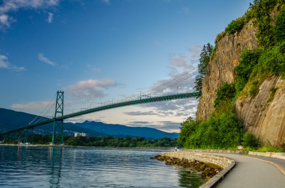 Stanley-Park-Seawall-GettyImages-507213815