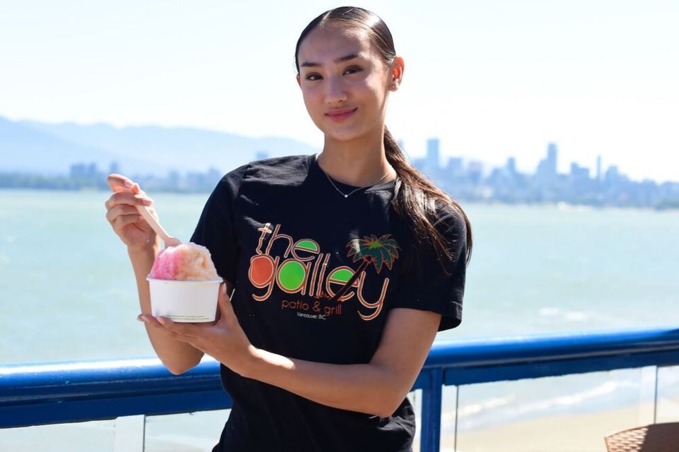 the-galley-patio-and-grill-shave-ice