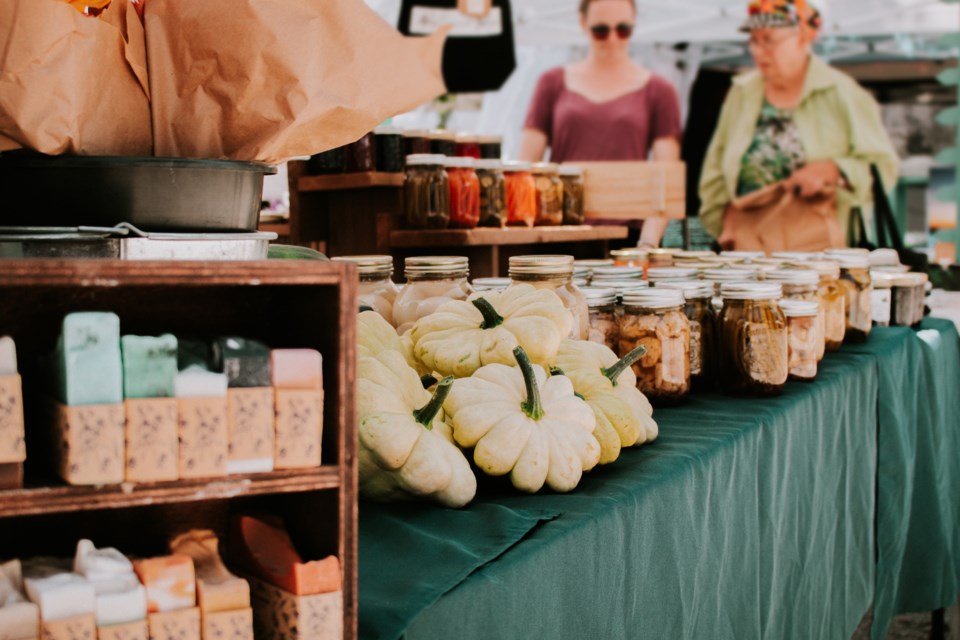 tourism-langley-farmers-market-fall