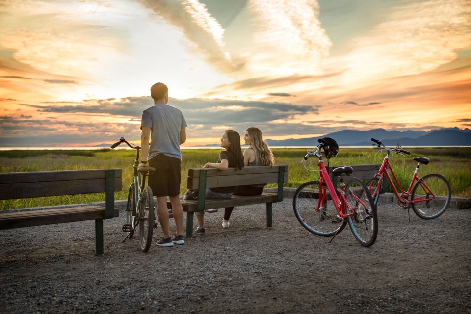 TR-west-dyke-biking