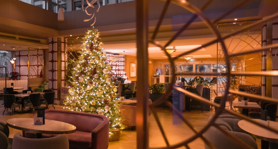 WestinBayshoreVan-H Tasting Lounge's Festive Interior