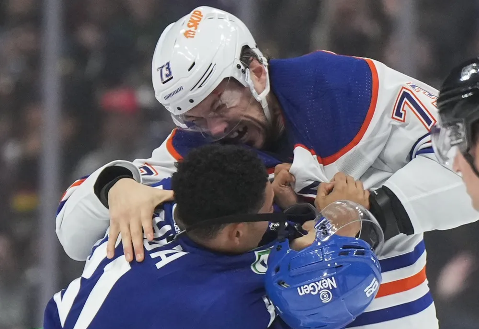 desharnais-fights-joshua-darryl-dyck-cp