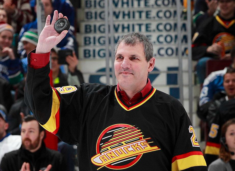 LNH : Gino Odjick a le coeur brisé en 215 morceaux après le drame dans un  pensionnat de Kamloops