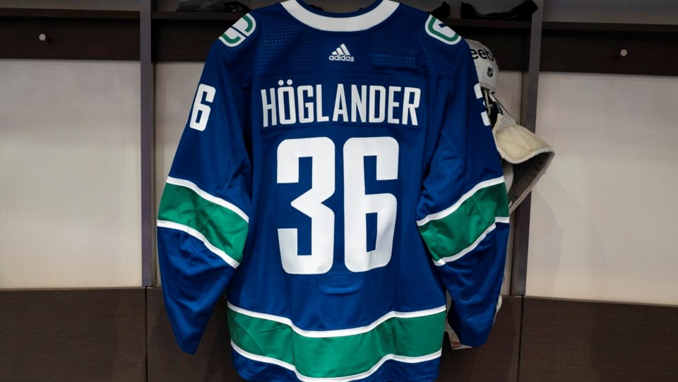 hoglander jersey canucks twitter