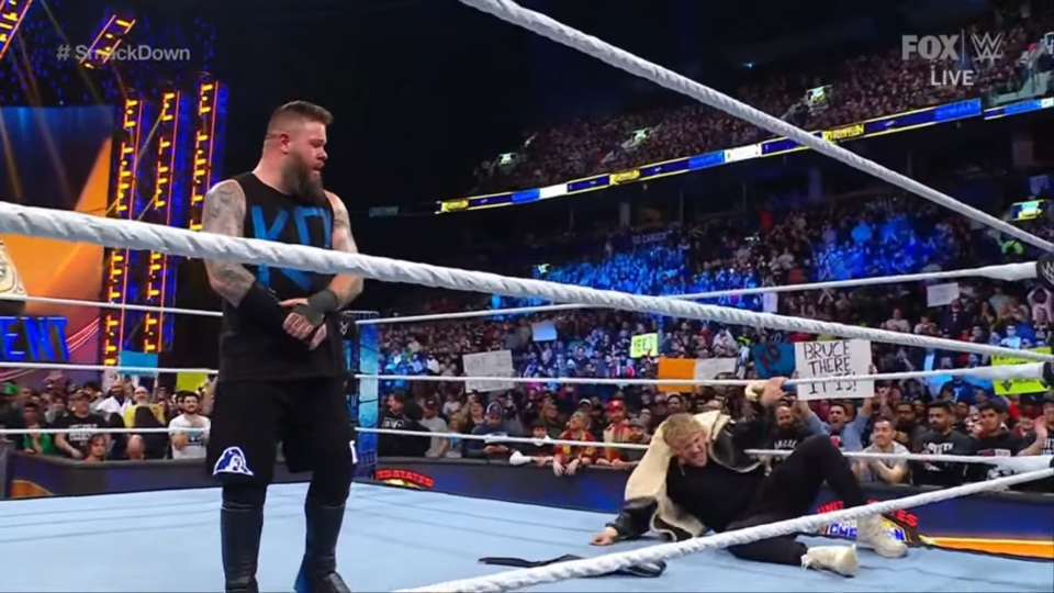 Logan Paul ignora i Canucks al WWE SmackDown di Vancouver