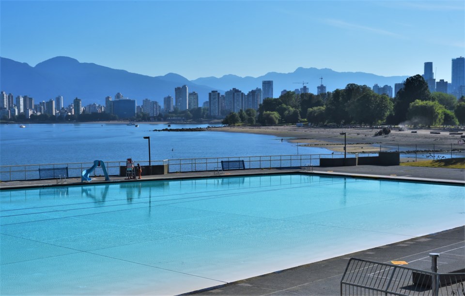 kits-beach-pool