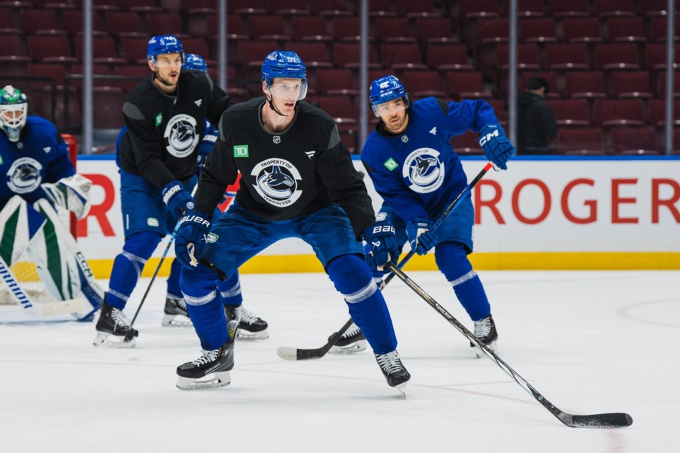myers-desharnais-sherwood-canucks-twitter