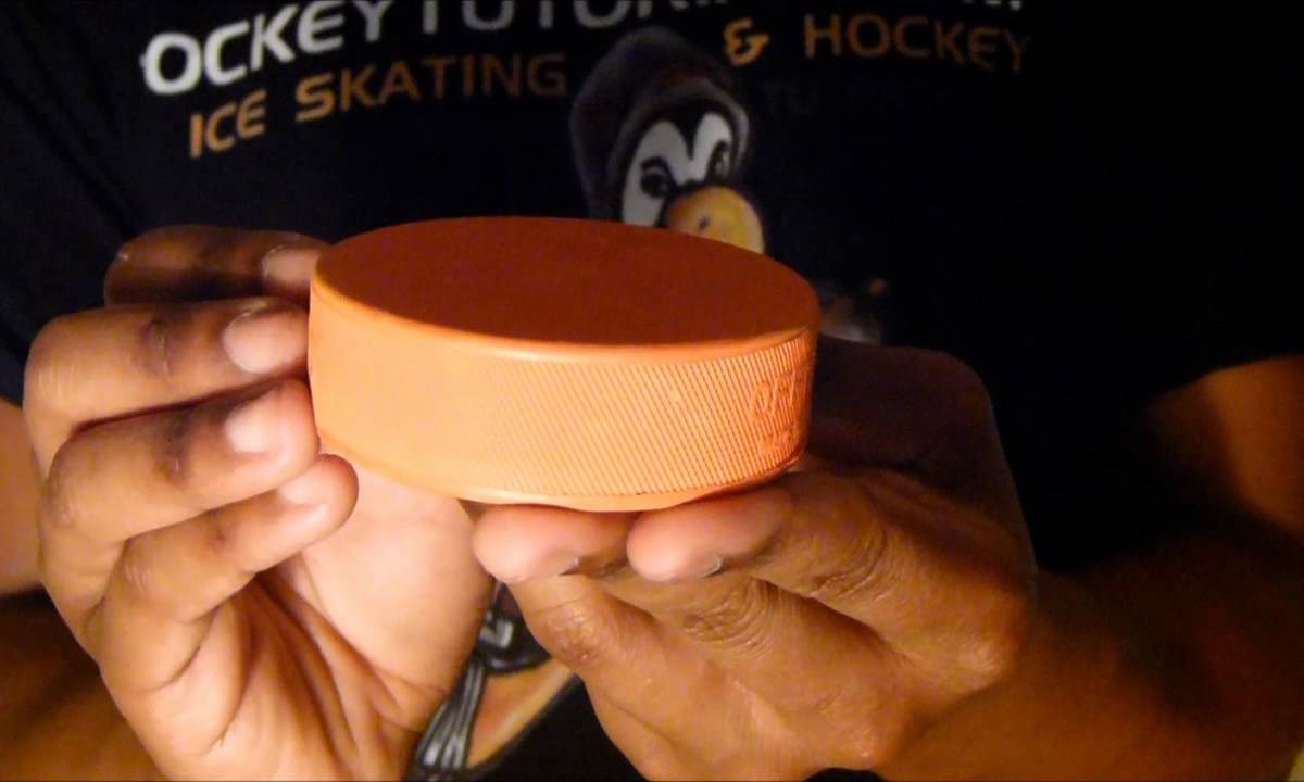 NHL pucks now change color with thermochromic coating