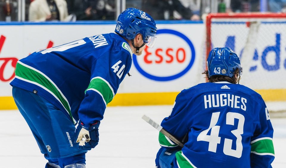 pettersson-hughes-canucks-twitter