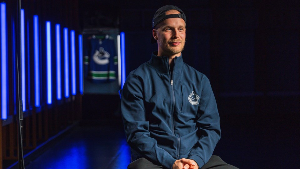 pettersson-media-day-canucks-twitter