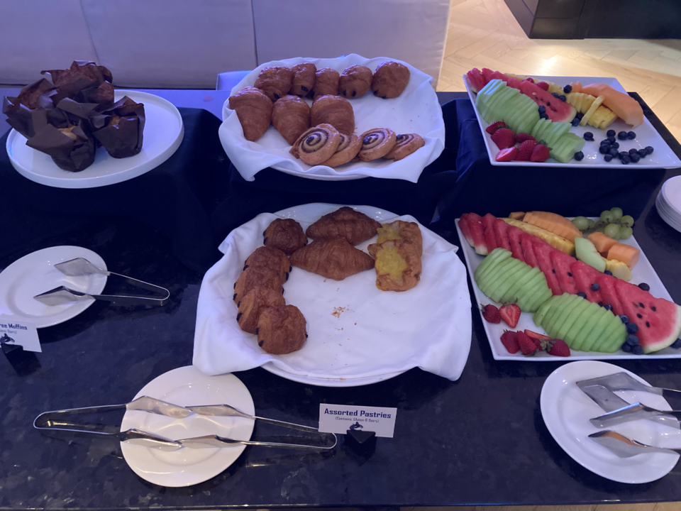 rogers-arena-breakfast-free-agency