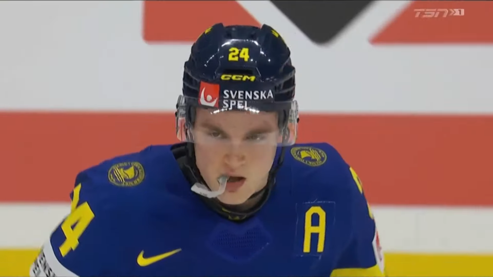 tom-willander-sweden-vs-finland-semifinals-2025-iihf-world-junior-championship