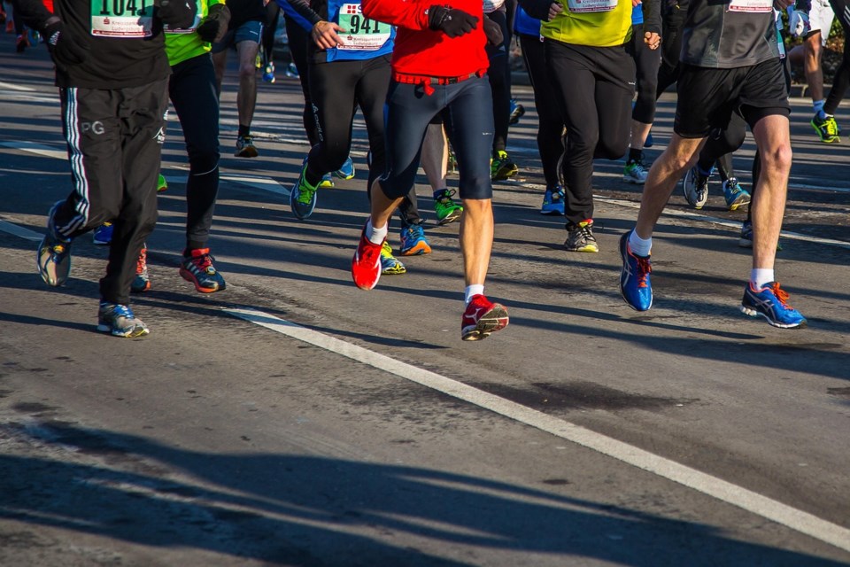 vancouver-marathon-runners-garbage