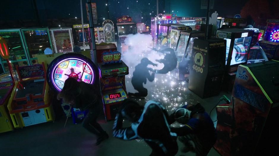 Arrow S5E19 "Dangerous Liaisons" films at Playland's arcade in Vancouver, B.C.