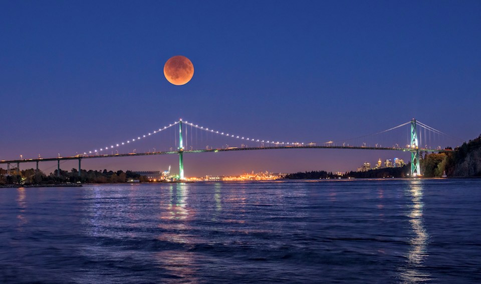 blood-moon-lunar-eclipse-vancouver-skies