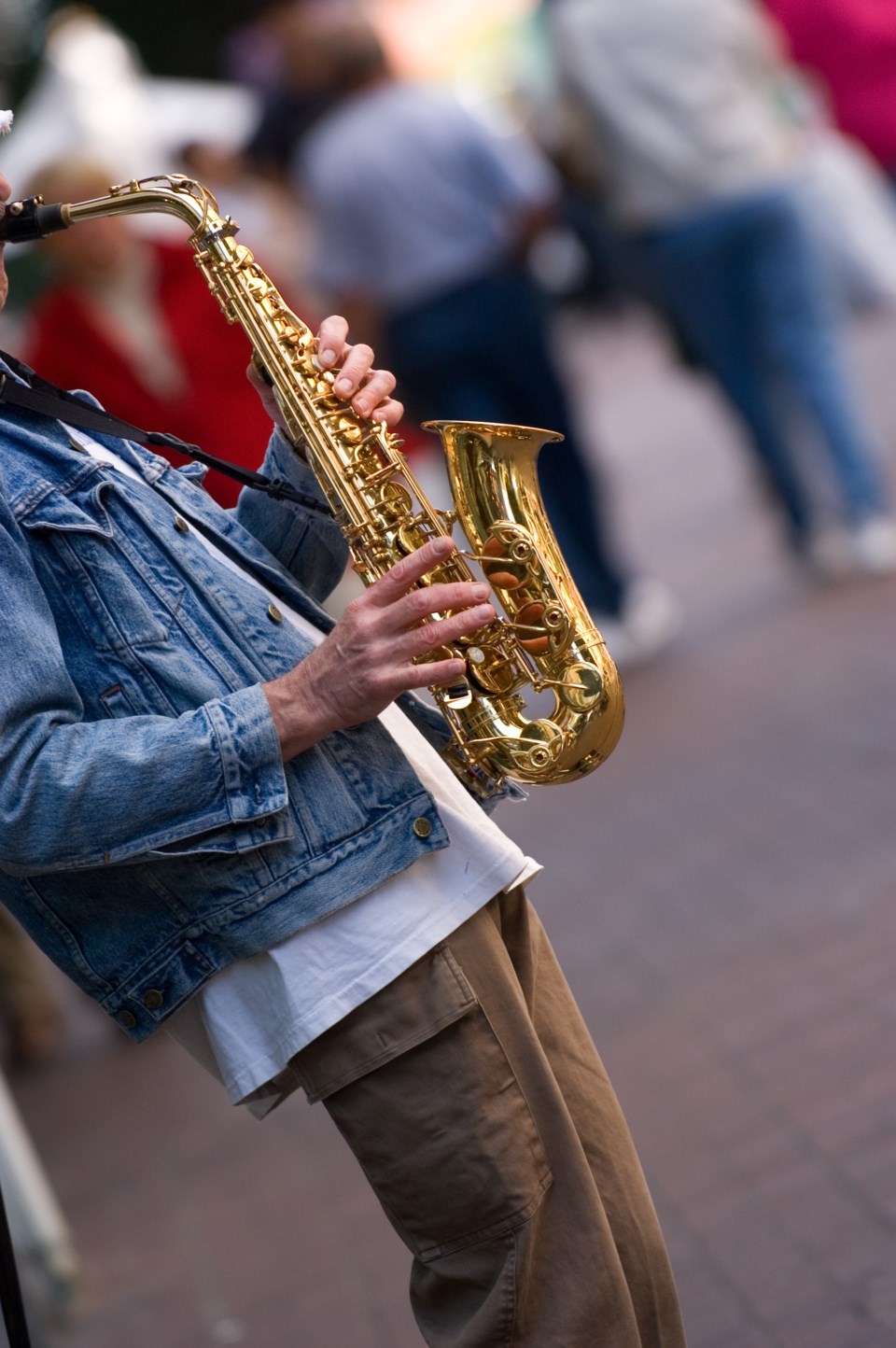 busking-vancouver-getty-saxaphone