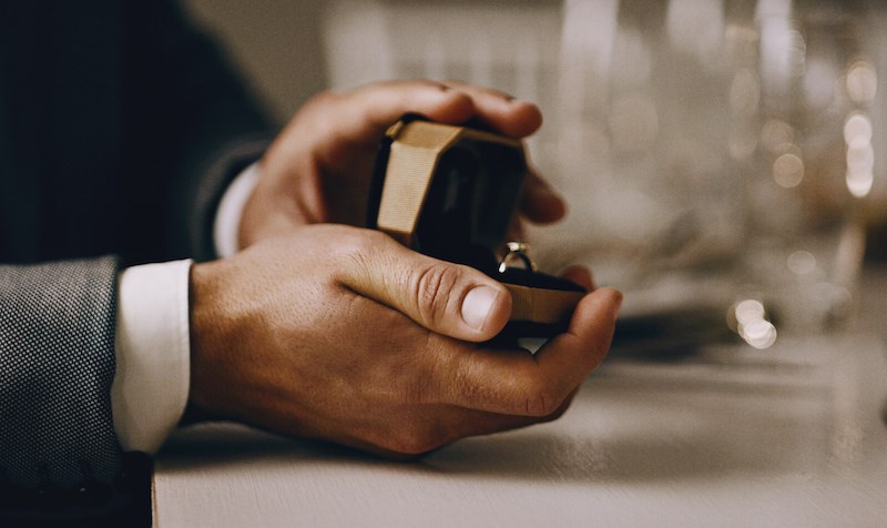 engagement-ring-marriage-proposal