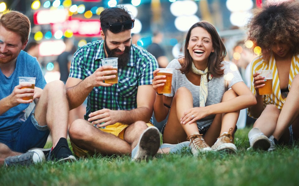 friends-summer-festival-concert-beer-lawn